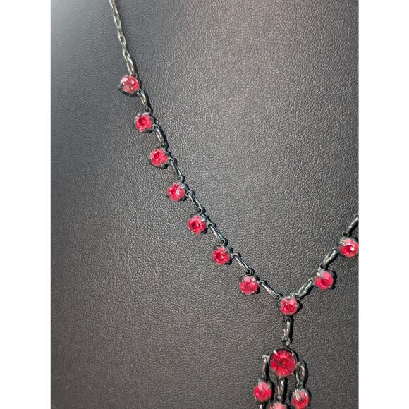 Lot of Two Black Red Crystal Antique Look Necklaces - Picture 5 of 9